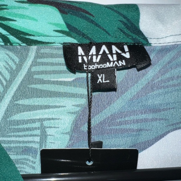 Green and white floral men’s shirt - Picture 4 of 4